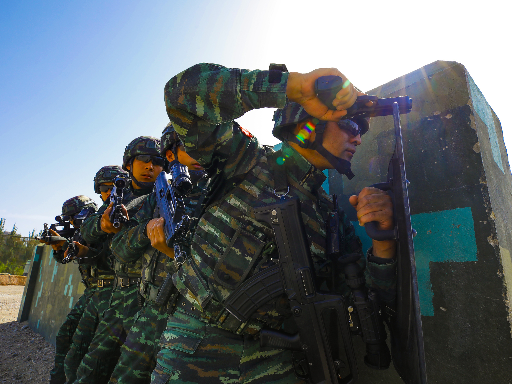 新疆武警兵团图片