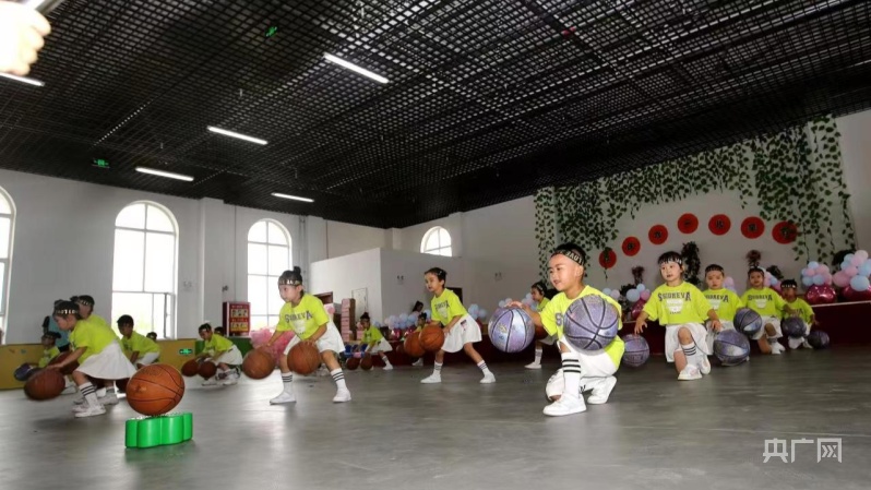 新疆准东经济手艺开辟区欢庆“六·一”儿童节