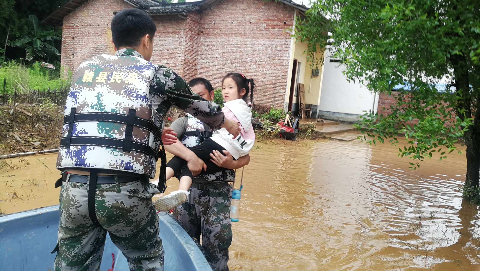 暴雨袭击！赣州军分区出动民兵赶赴一线救援央广网 2119