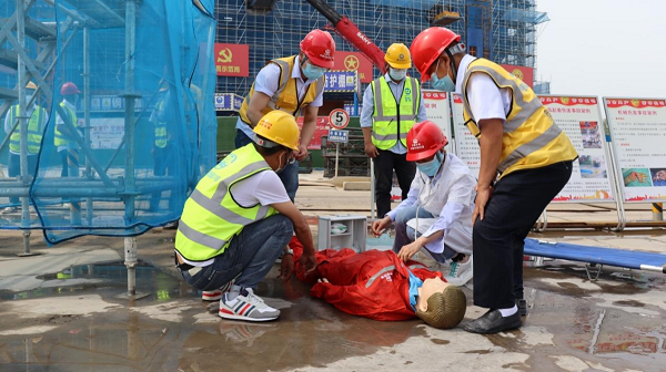 南通市安监站安全宣传进工地应急演练保安全