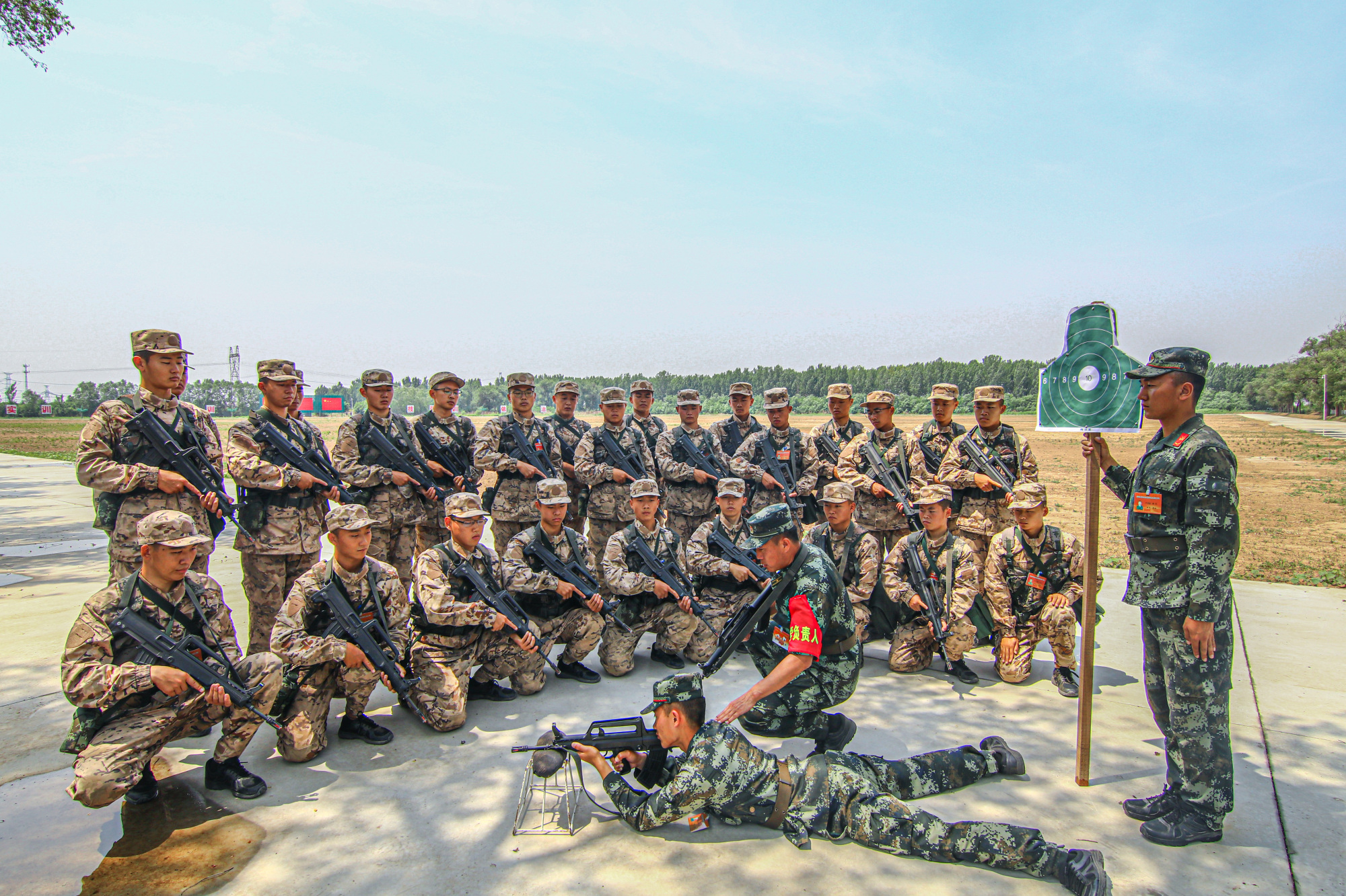 武警天津总队新兵团开展射击预习训练_央广网