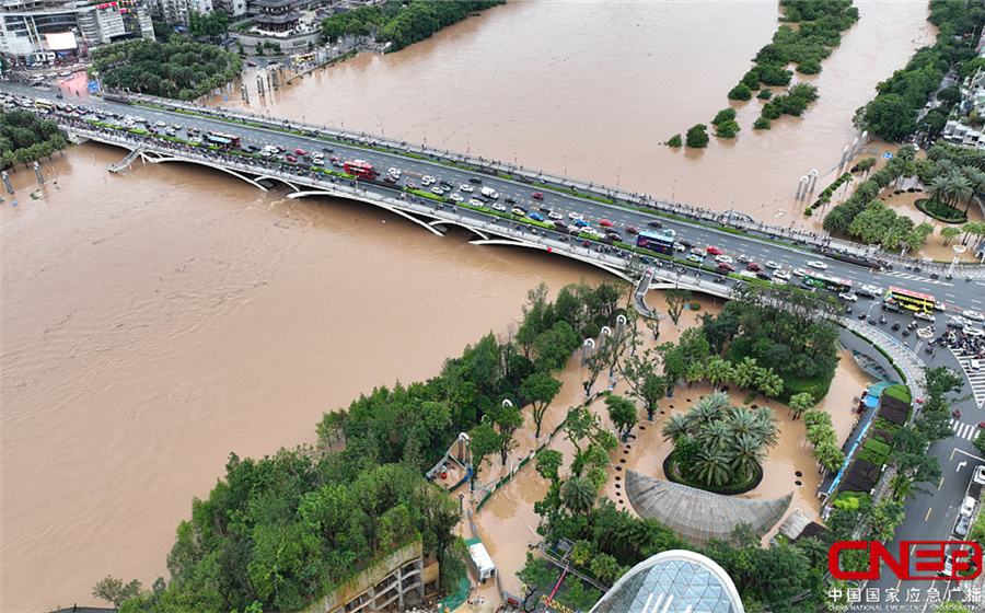 广西桂林强降雨引发漓江洪水