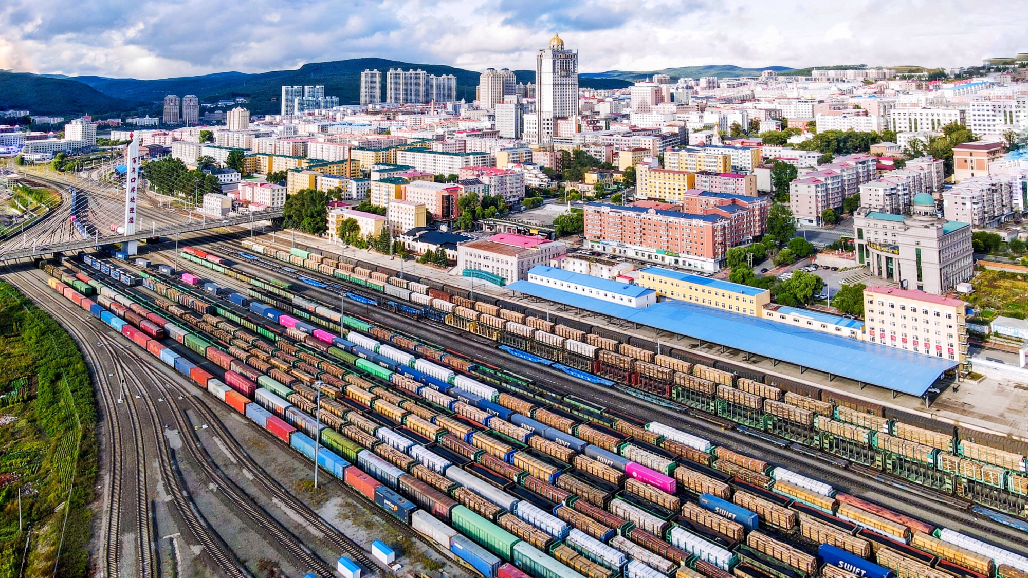 上半年哈尔滨铁路发送货物突破1亿吨创10年来货物运输最好水平