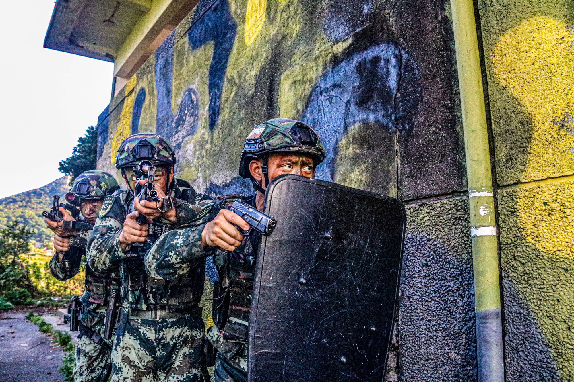 武警浙江总队机动支队开展实战化训练_央广网