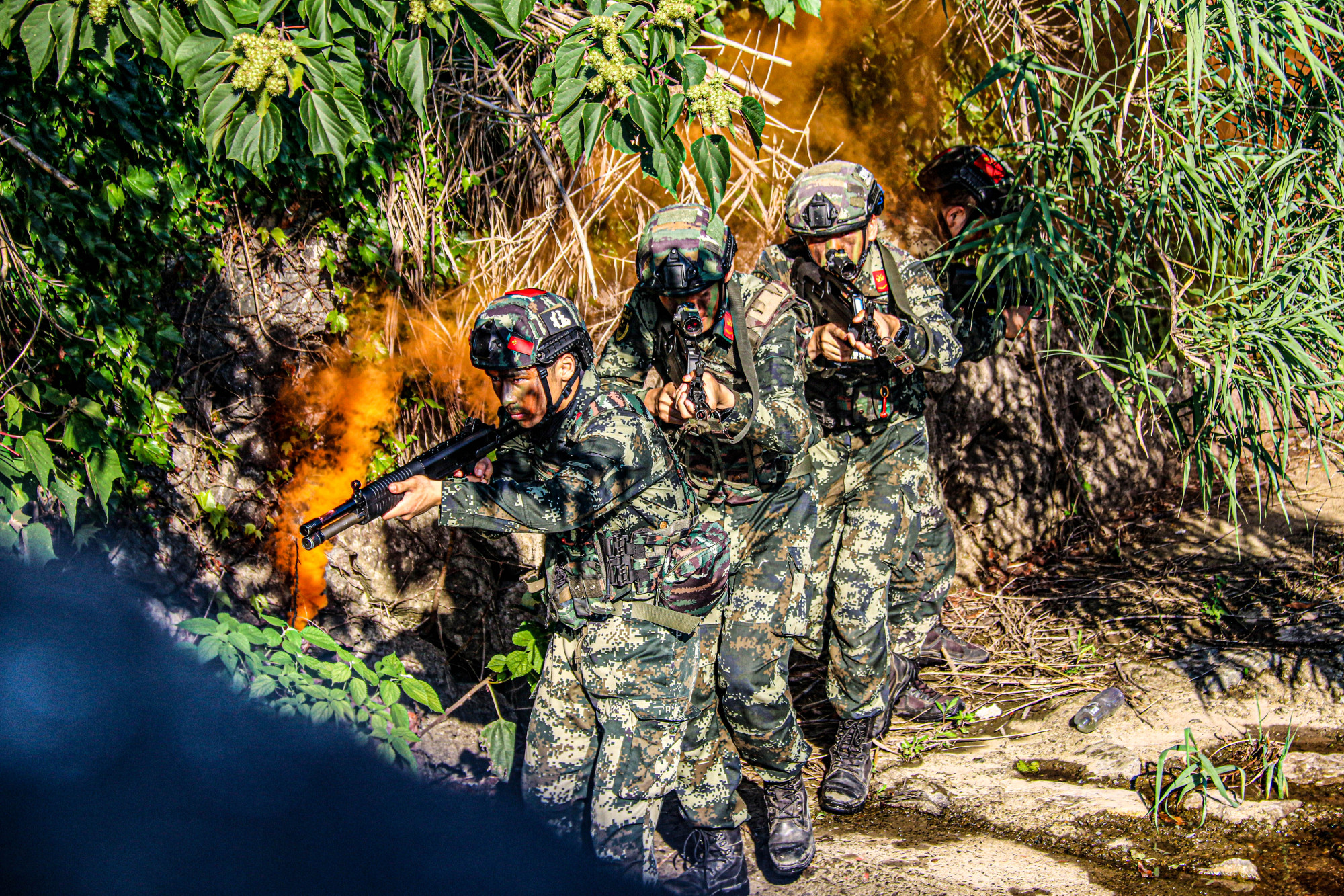 武警浙江总队机动支队开展实战化训练_央广网