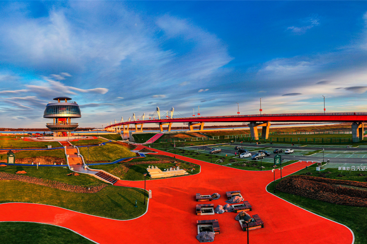 【跟着镜头看中国】打卡中俄双子城,黑河的夏天美如画_央广网