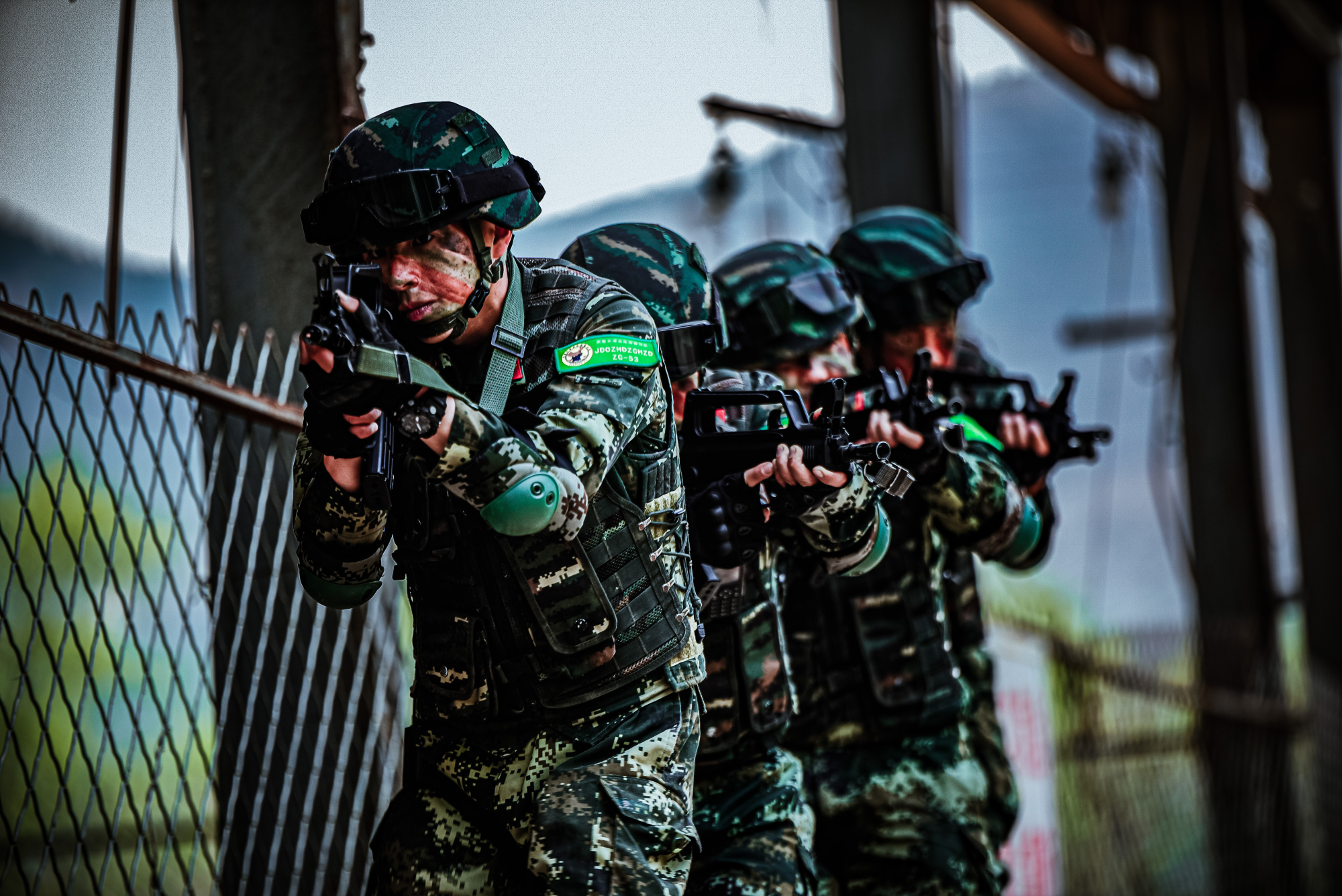 武警天津总队机动支队开展侦察行动演练_央广网