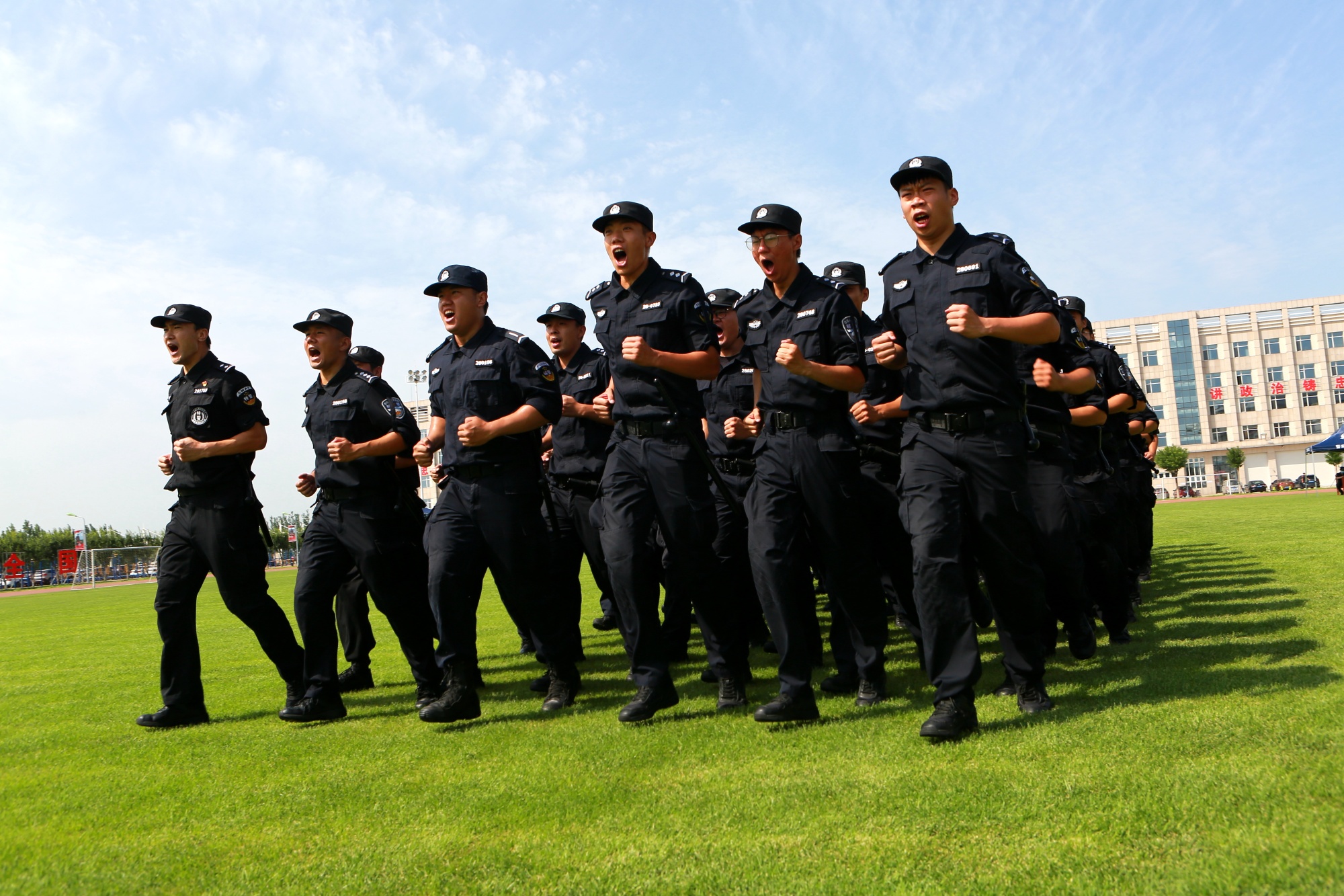 公安武警特警图片