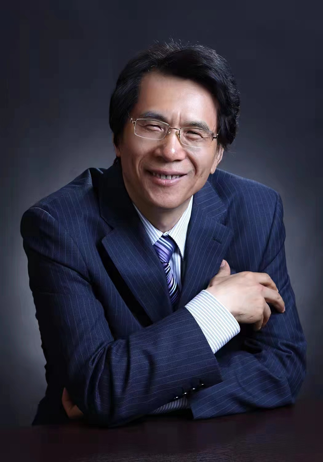作家何建明:报告文学就是要书写时代精神家国情怀_央广网