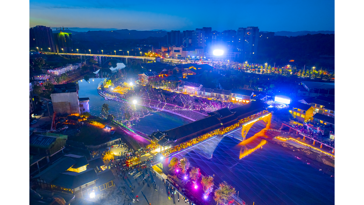 恩阳夜景(恩阳区融媒体中心 供图)据了解,活动期间,陆续推出"律动巴山