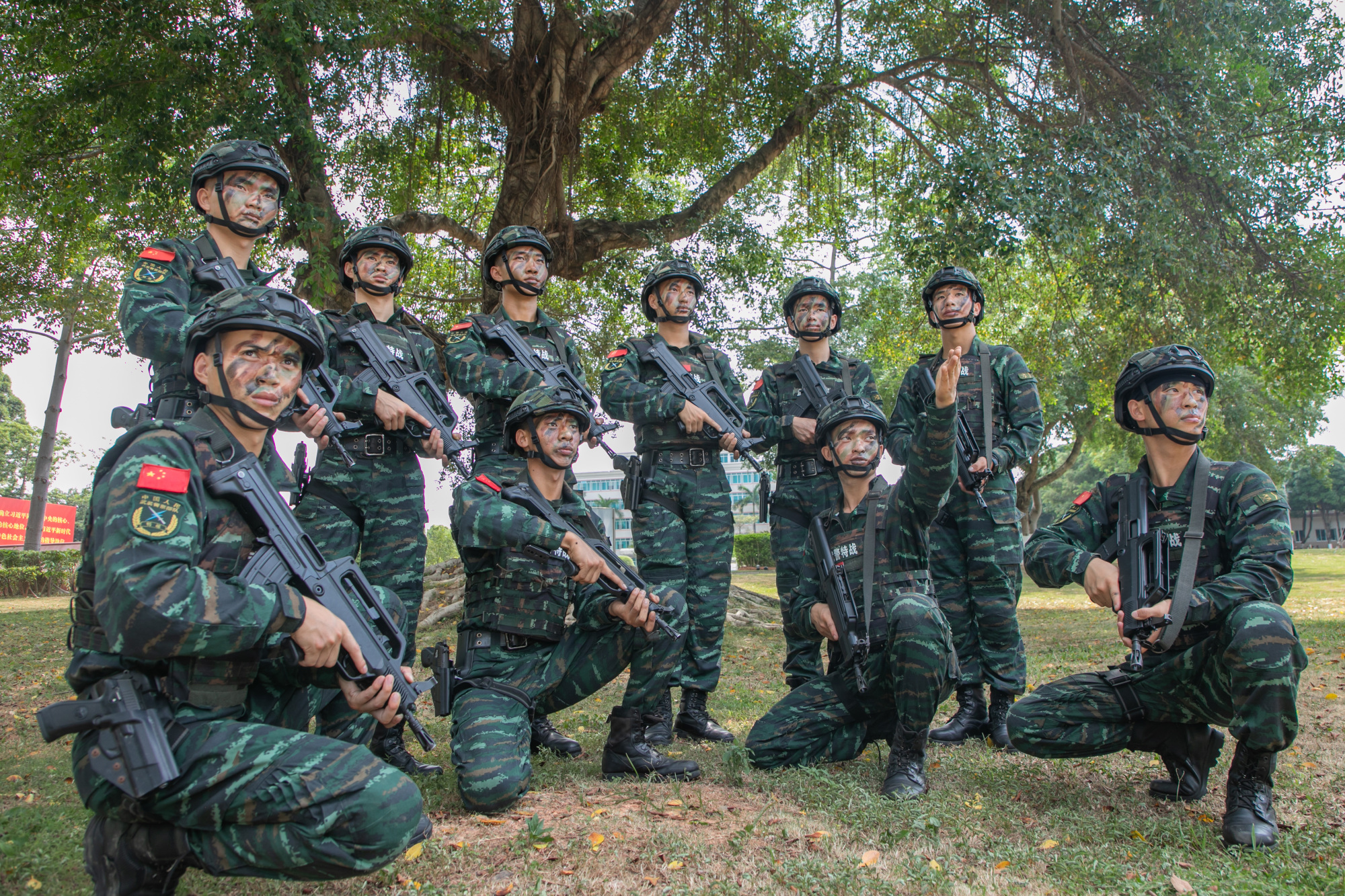 武警广西总队机动支队开展多课目训练_央广网