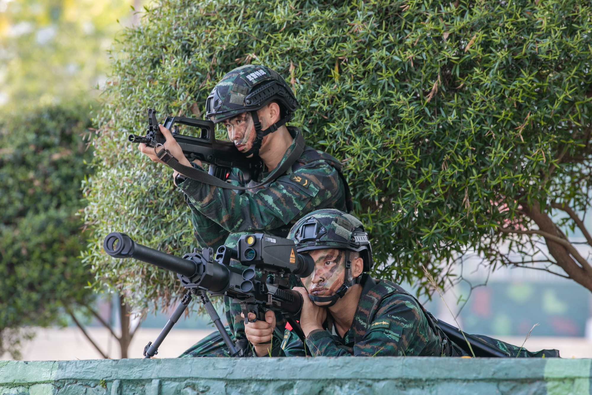 武警广西总队机动支队开展多课目训练_央广网