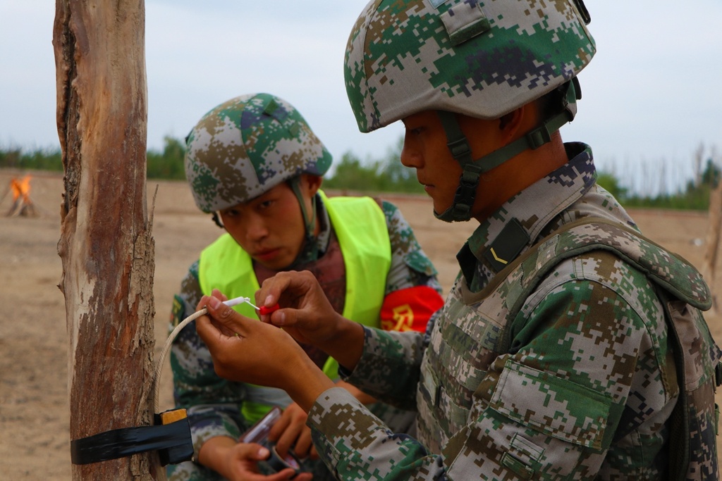 旋開拉火管螺帽點火準備單兵掩體爆破器材料構件爆破炸點安裝火箭發射