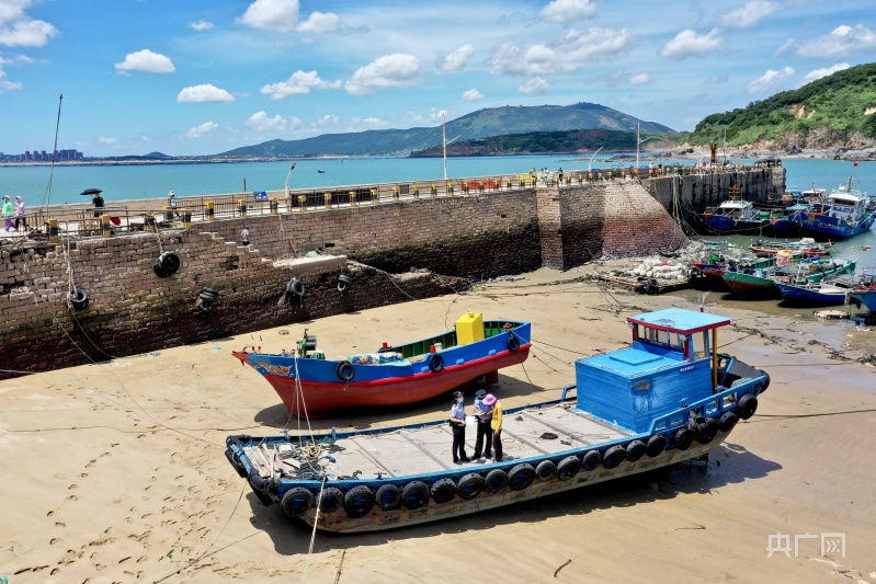 组图东庠岛故事夫妻档共怀藏蓝梦共护小岛安