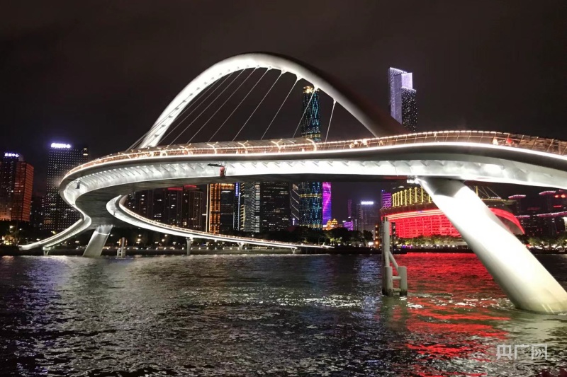 广州首座跨江人行桥,获奖了!