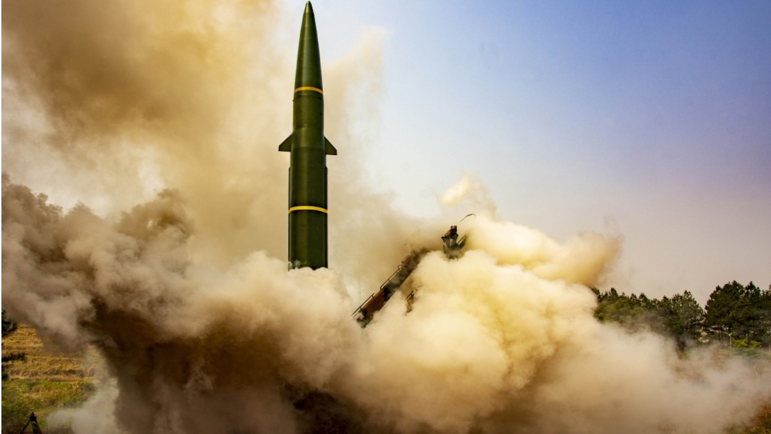 来自火箭军某导弹旅的报告:倚天万里驭"长剑"_央广网