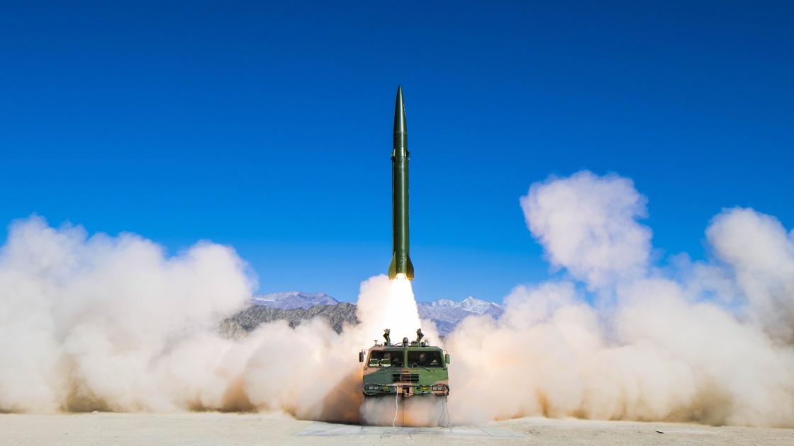 来自火箭军某导弹旅的报告:倚天万里驭"长剑"_央广网