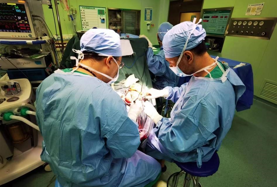 哈医大二院神经外科一次手术完成三支脑动脉搭桥