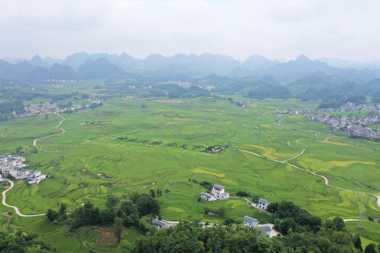 南丹巴平梯田观景点图片