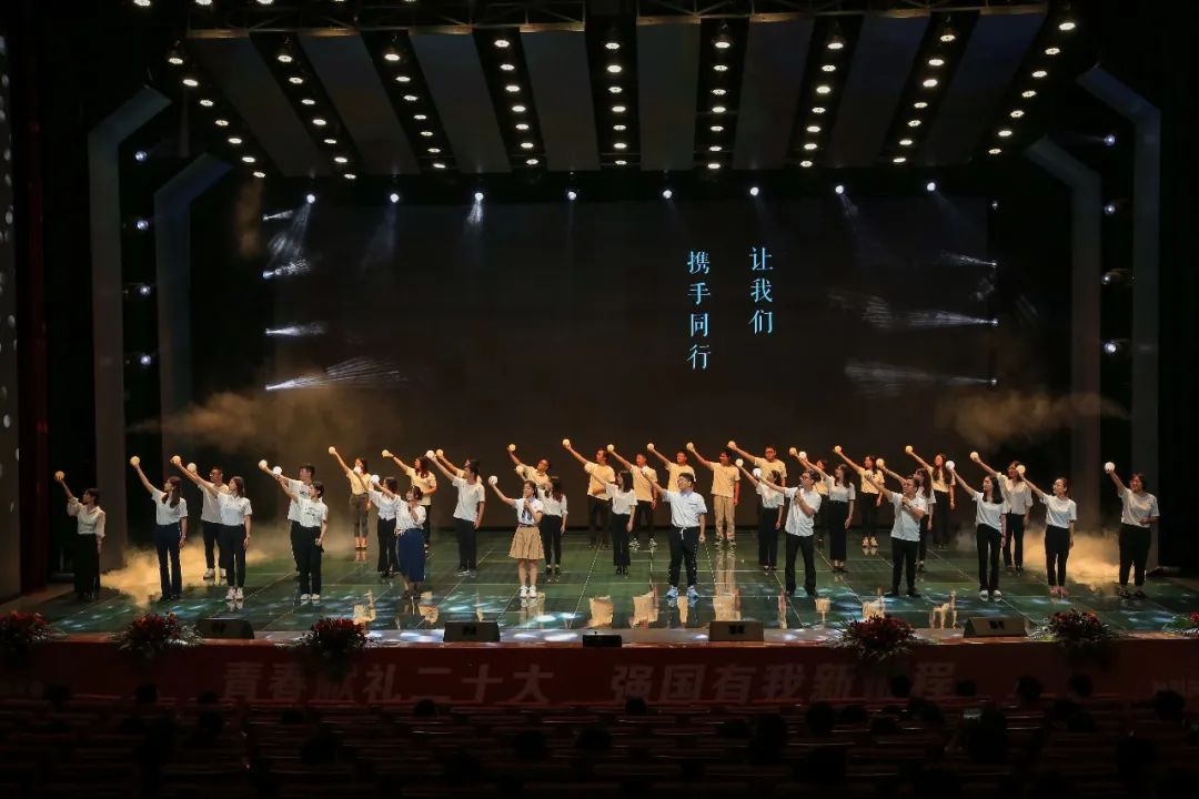 重庆巴蜀中学教师节表彰大会_重庆中学_巴蜀中学优秀教师荣誉