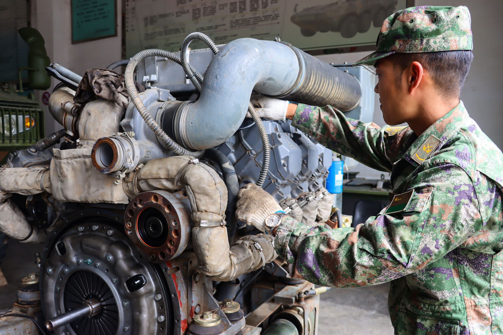 管控装备取用,注重建强装备基础,有效发掘装备作战效能,为部队遂行多