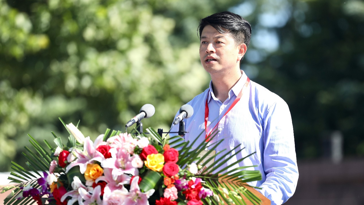 常委,宣传部部长闫建国主持启动仪式,尧都区委书记崔绍民介绍相关情况