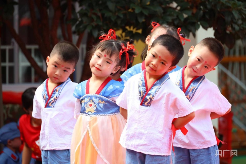 福建省直屏西幼儿园举办庆祝活动迎国庆