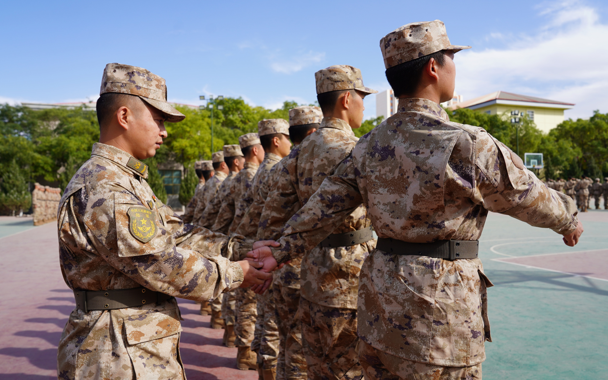 陆军某综合训练基地开展新兵开训动员仪式