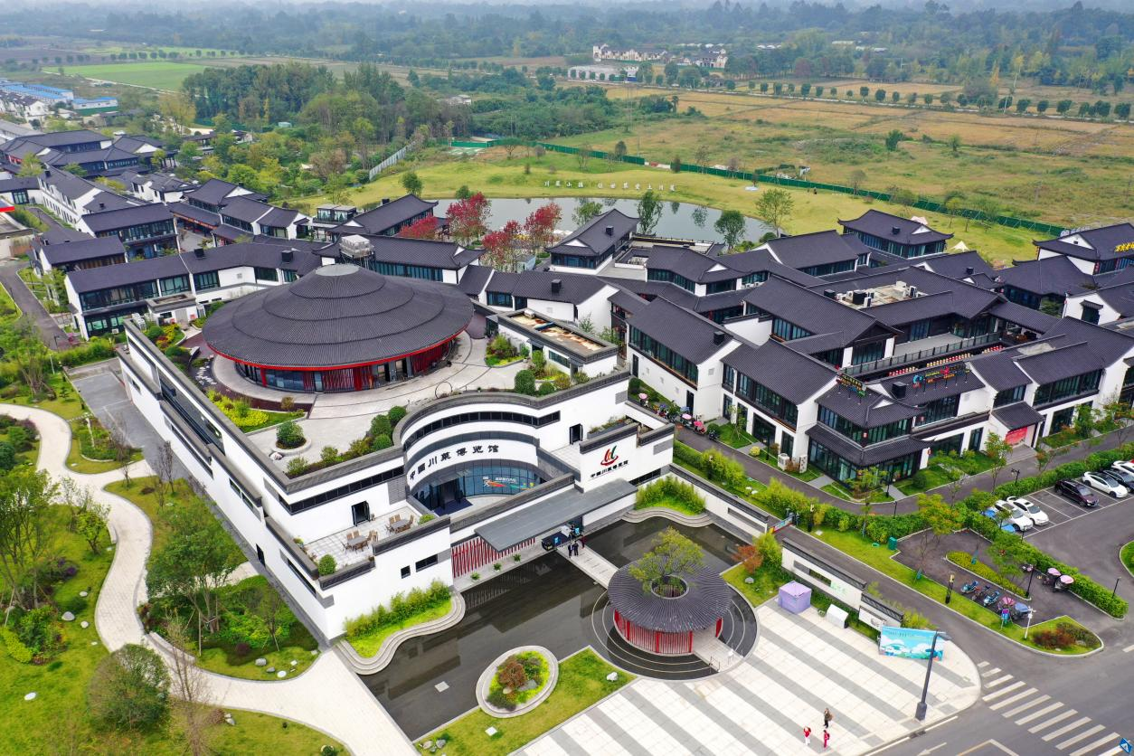 成都郫都开展文艺作品大赛参赛采风活动_央广网