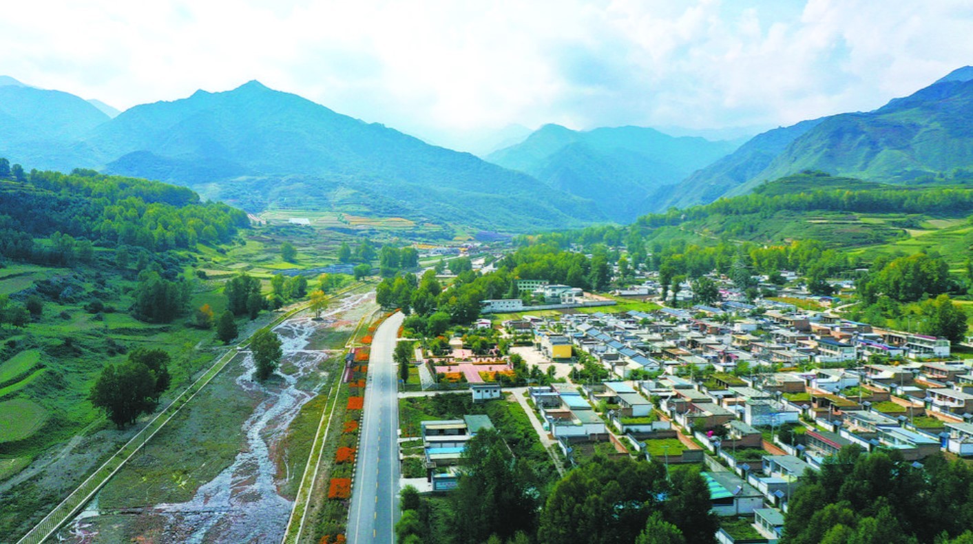 青海热水镇图片