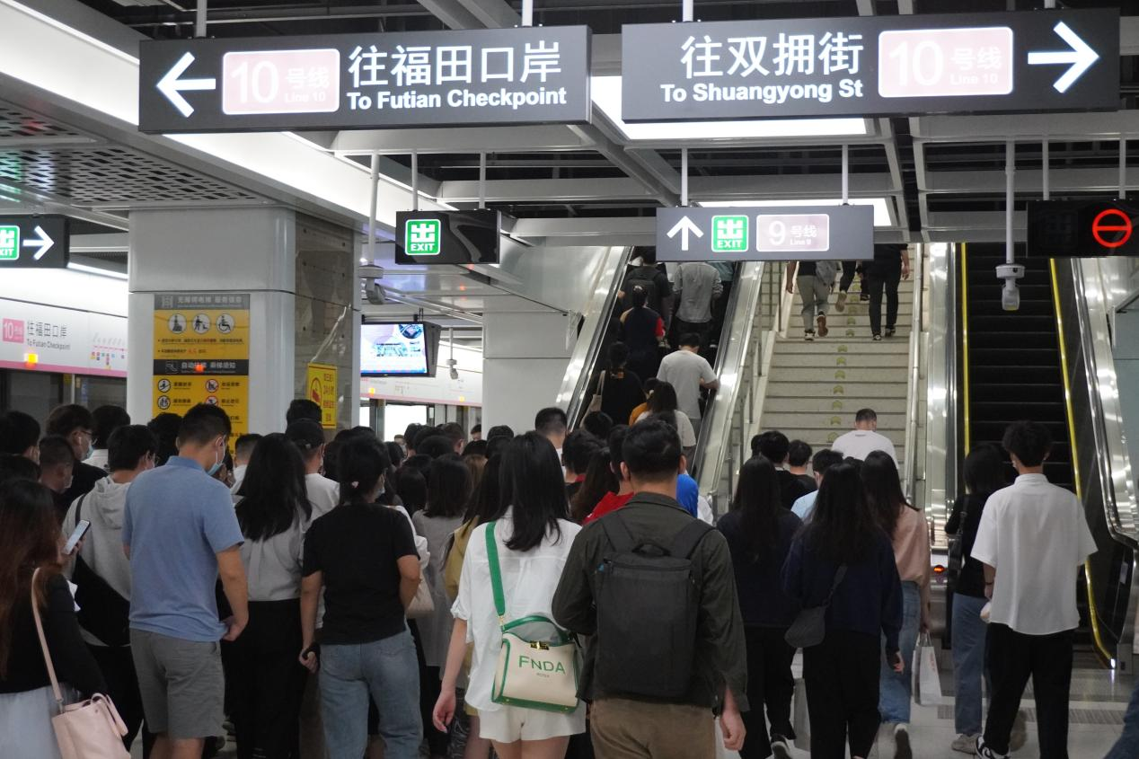 深圳打工人的苦乐,货拉拉搬家小哥都知道_央广网