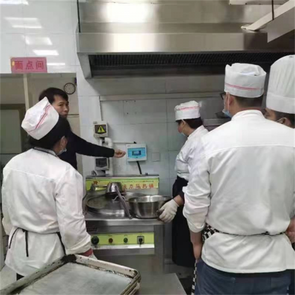 香煎黑椒鸡胸沙拉