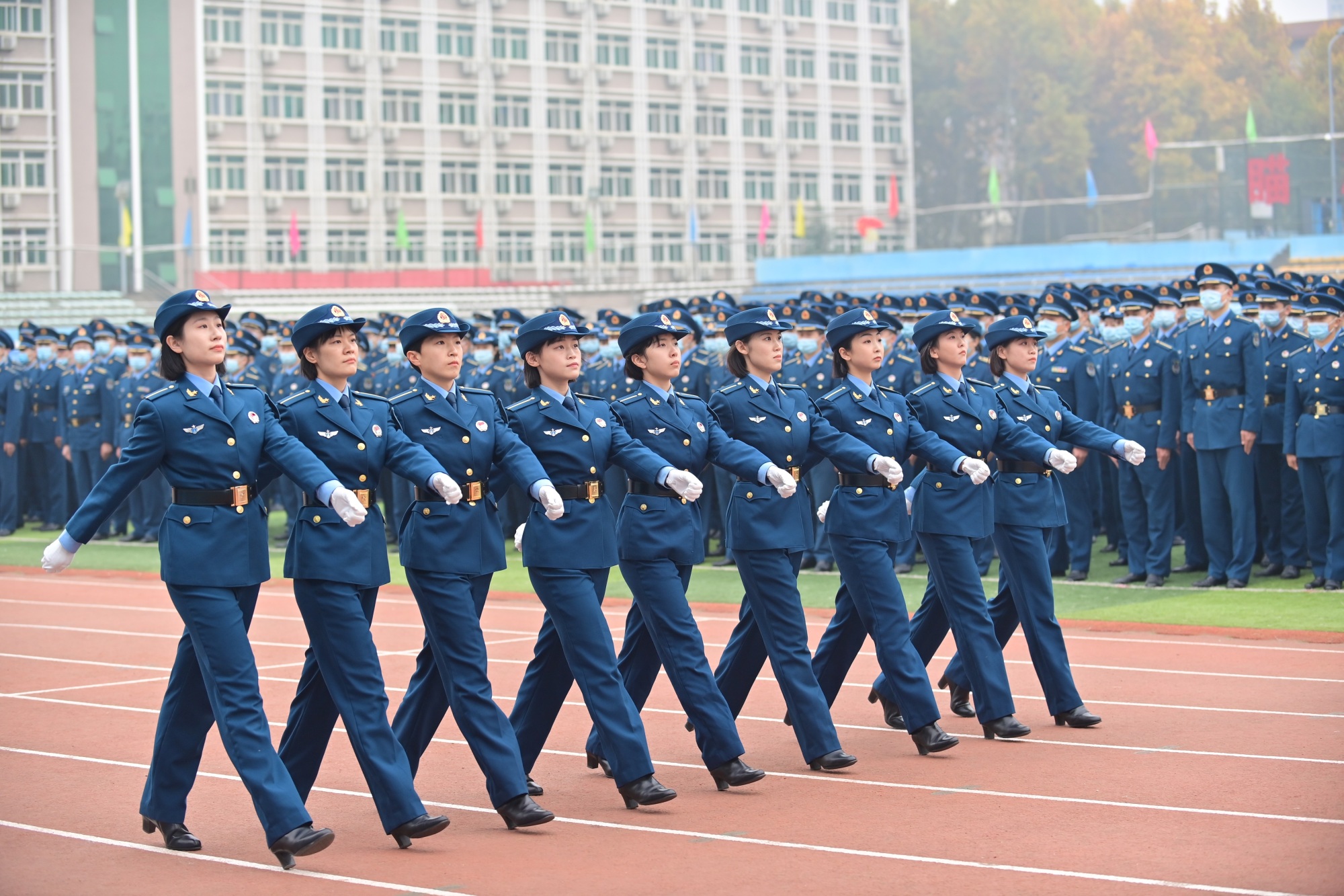 空军军医大学校服图片