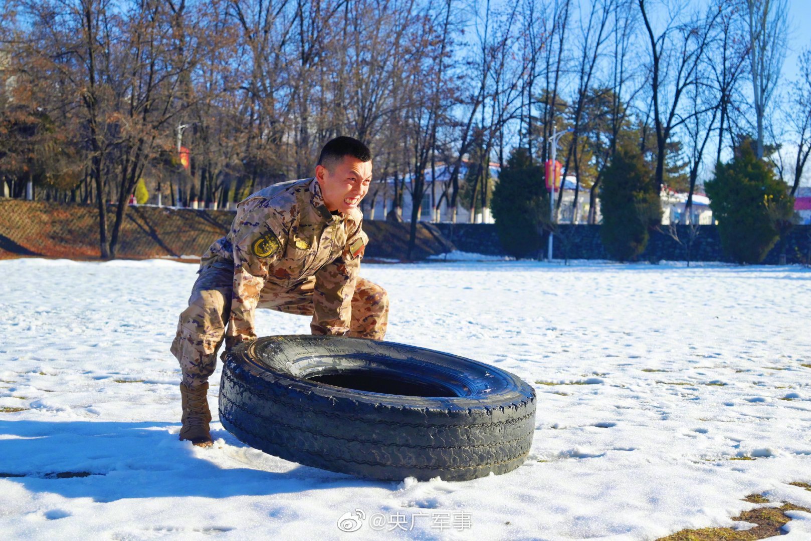 直击武警官兵冬季大练兵_央广网