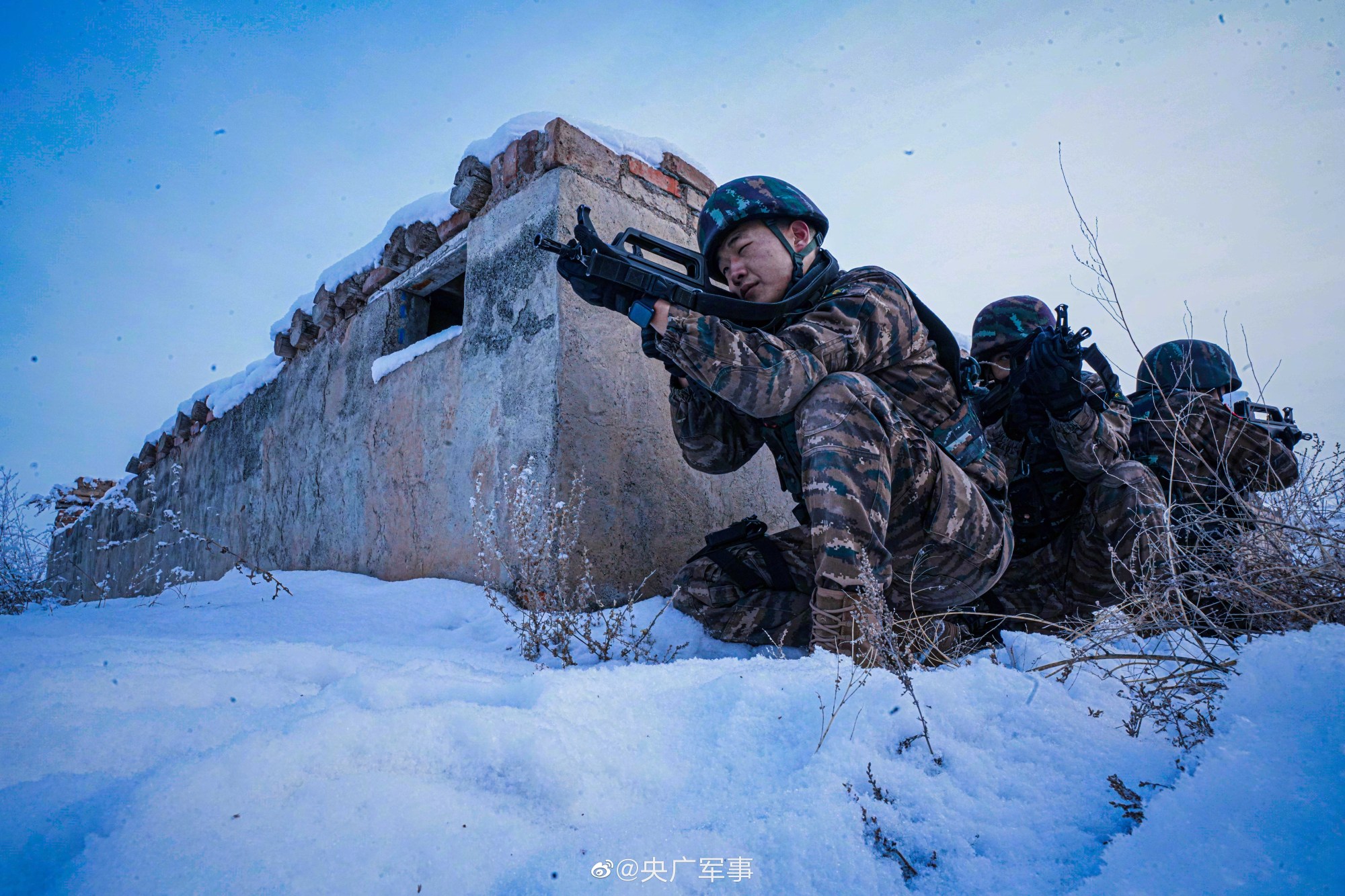 热血寒冬武警特战队员冬日练兵忙