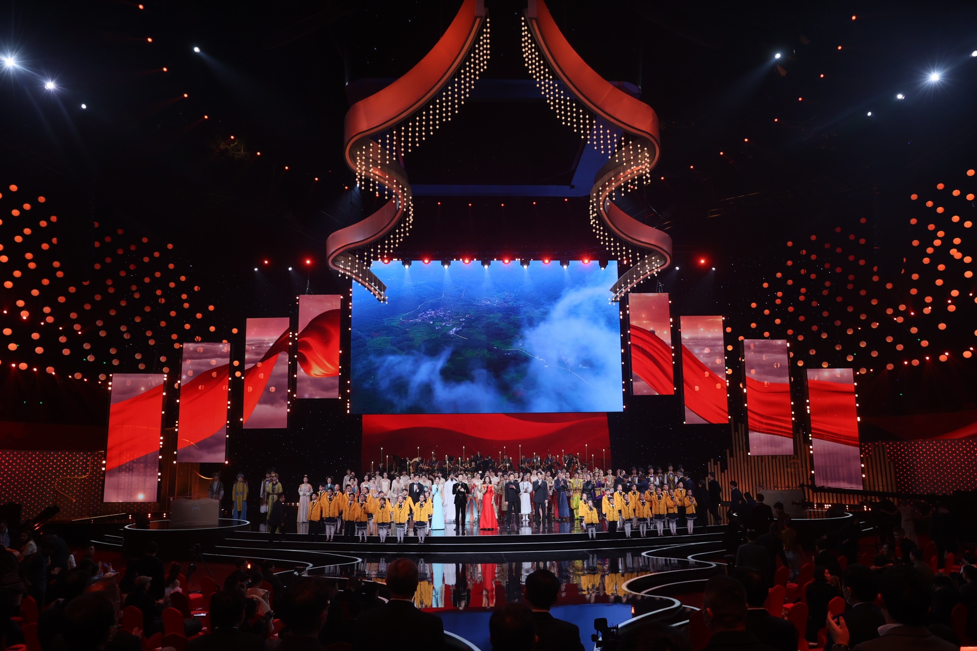 第九届丝绸之路国际电影节由中央广播电视总台,陕西省人民政府,福建省