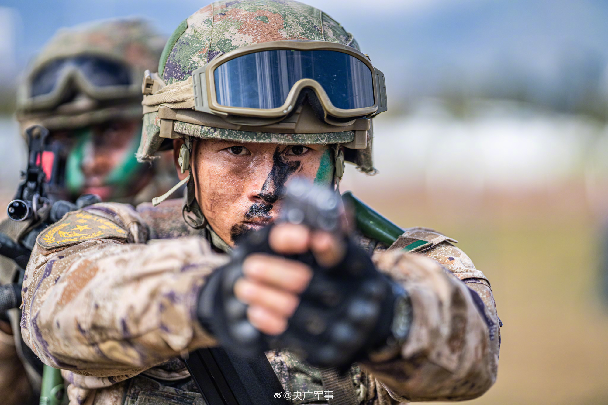 酷圖來襲!直擊陸軍單兵作戰綜合演練_央廣網