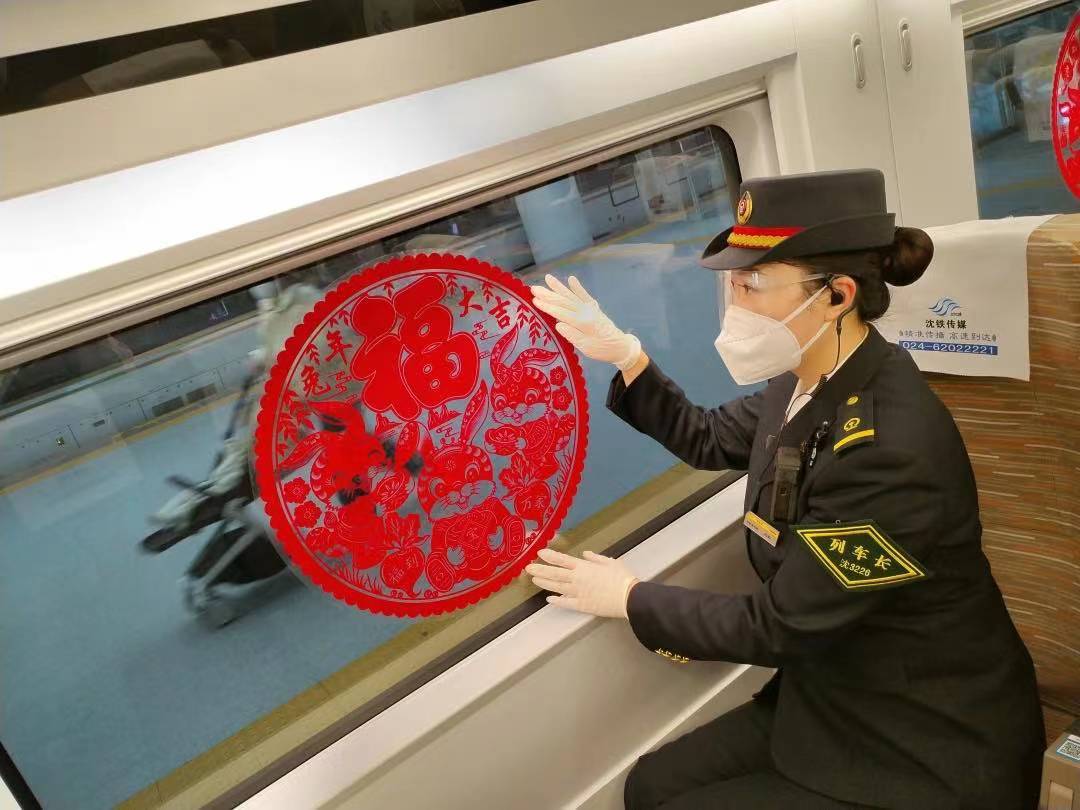 长春客运段动车一队春之梦守护幸福归乡