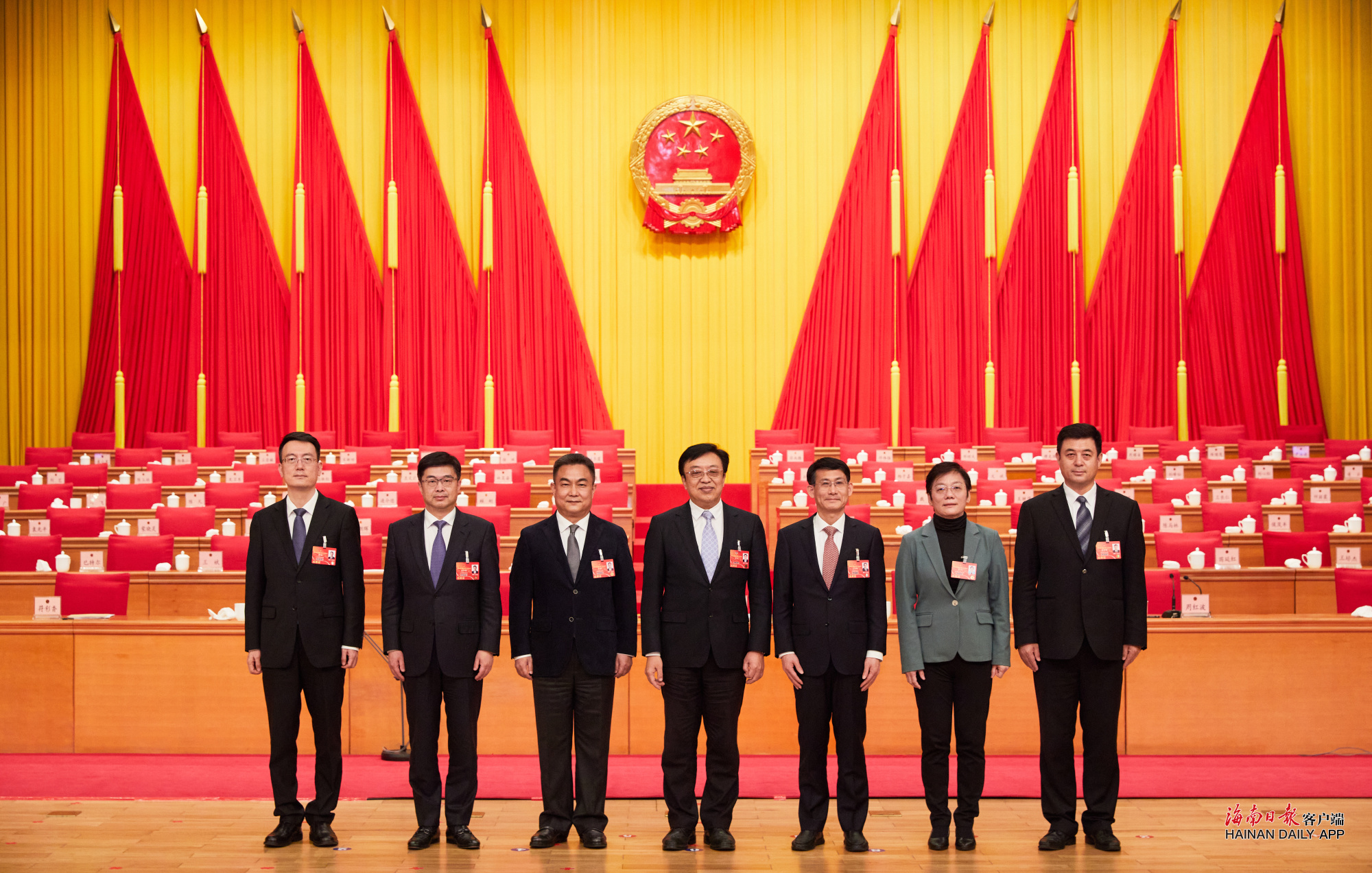 冯飞当选为海南省人民政府省长,沈丹阳,倪强,谢京,陈怀宇,蔡朝晖,顾刚