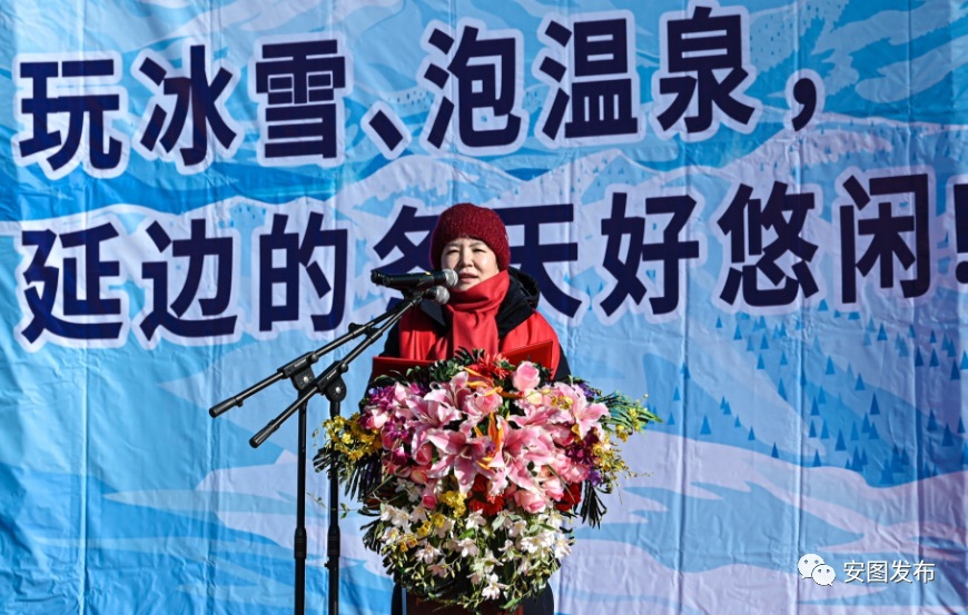 共青团延边州委书记金虎,延边州妇联主席韩丽莲,延边州文联主席崔红女