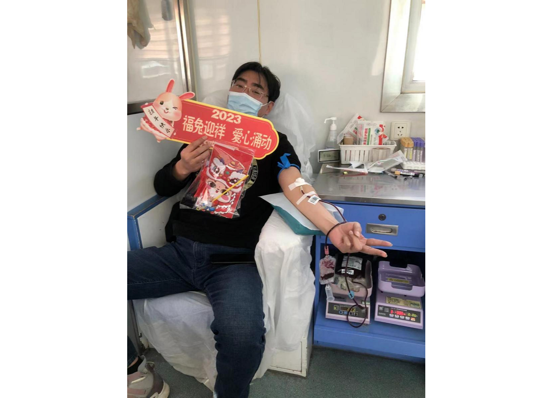 扬州：献血促团圆
