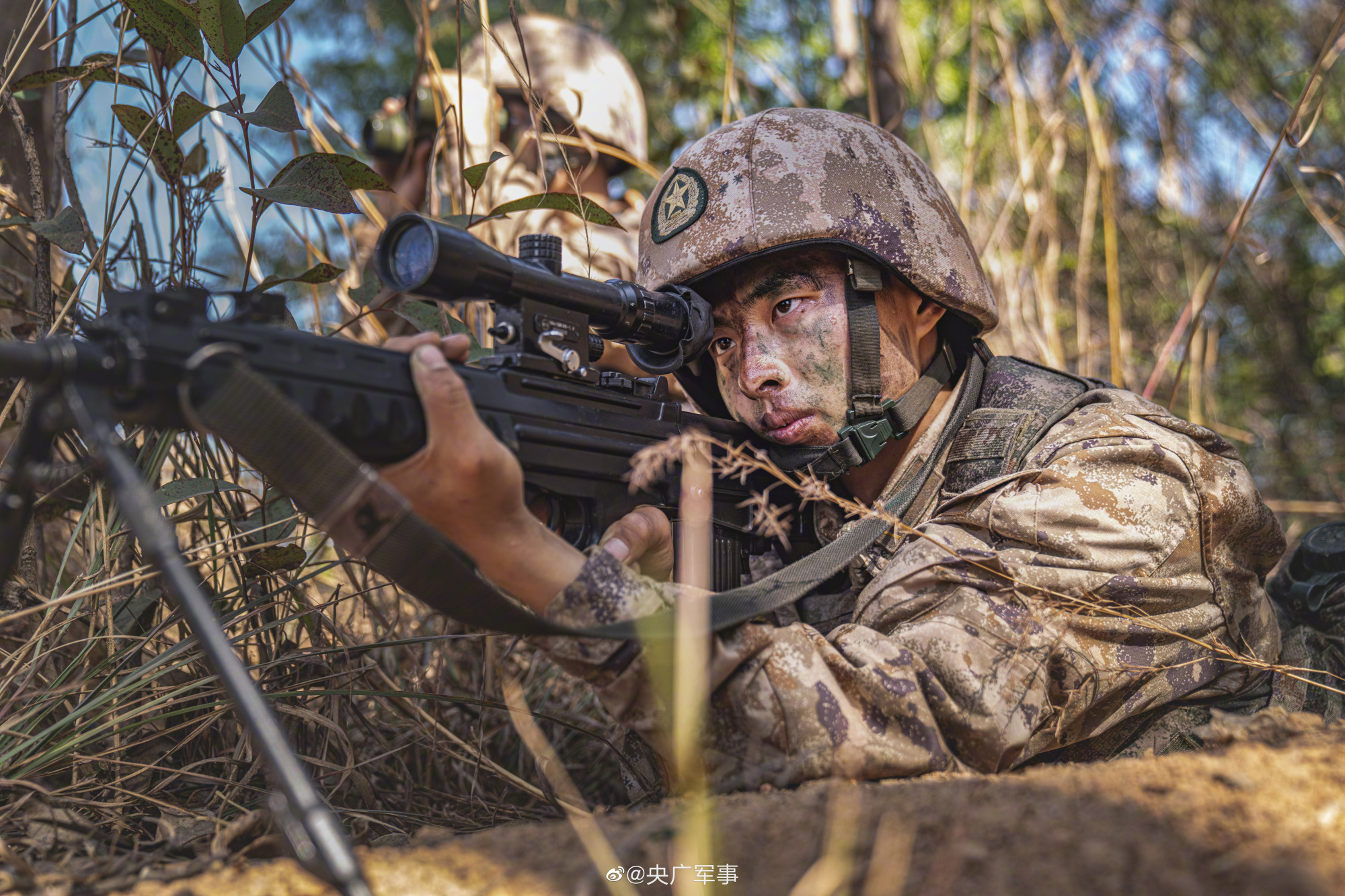 陆军官兵专业训练现场超燃_央广网