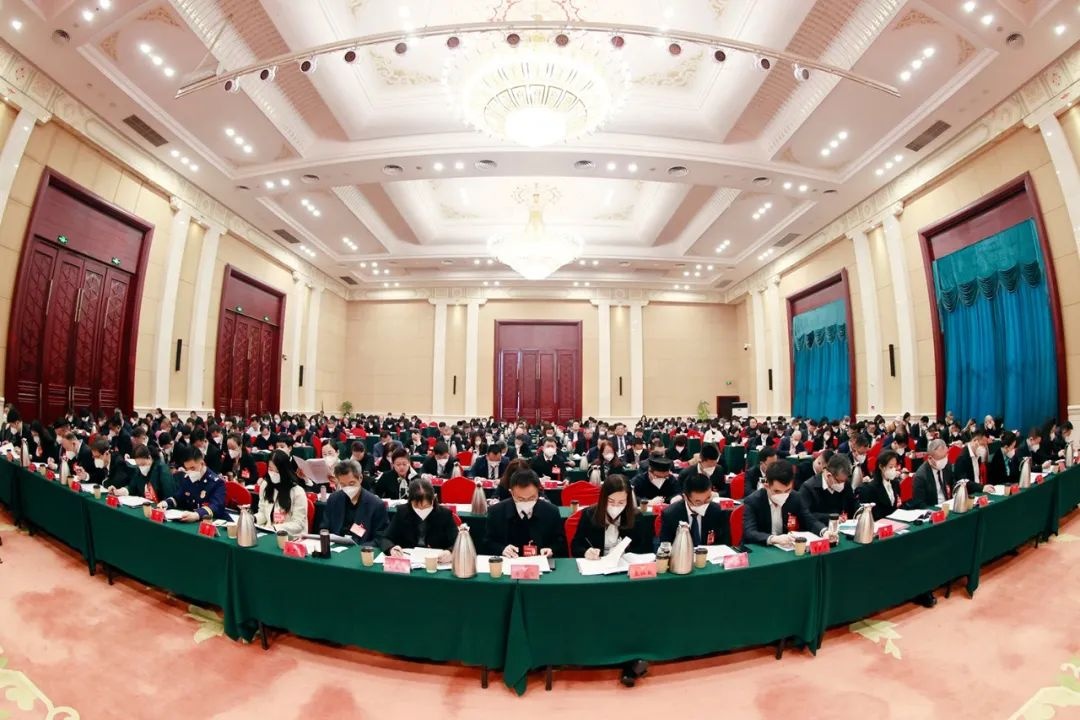 政协太原市万柏林区第六届委员会第三次会议隆重开幕