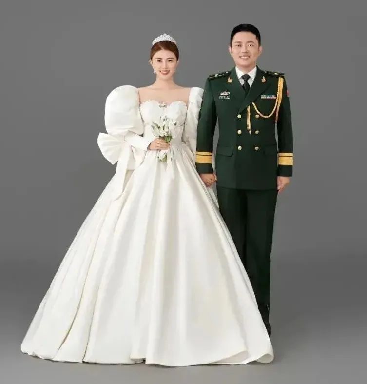 这12对军人结婚照都太好看啦!_央广网