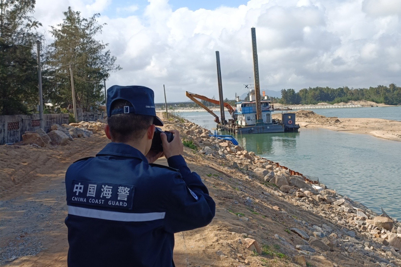 海南琼海海警局查获一起海洋非法倾废案