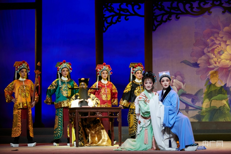 宁波小百花越剧团复排经典传承版越剧追鱼有看头