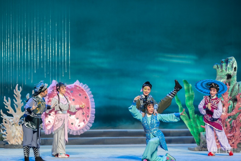 宁波小百花越剧团复排经典传承版越剧追鱼有看头