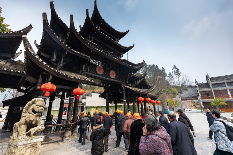 湘西花垣边城茶峒迎来五省超大旅行团_央广网