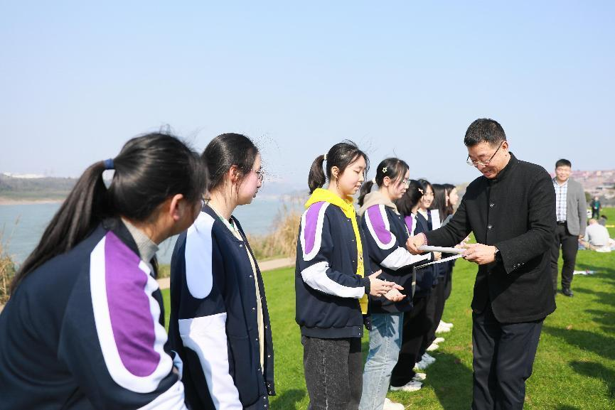 重慶巴蜀中學師生走進廣陽島開展研學活動