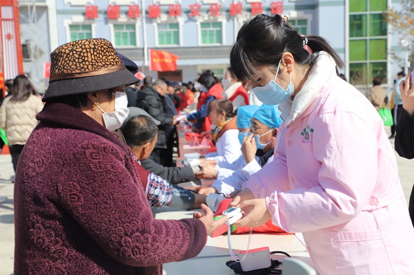 宁夏隆德县学雷锋志愿服务月系列活动启动